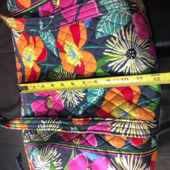 Vera Bradley || Floral Fabric Duffle Bag - Picture 5 of 8
